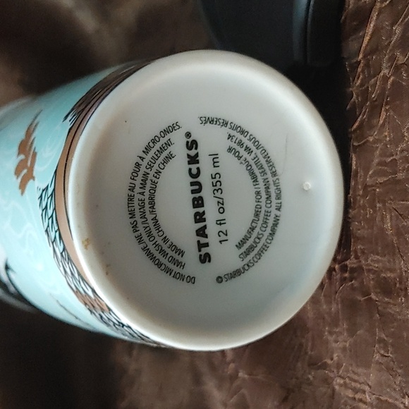 Starbucks holiday mug - Picture 4 of 4